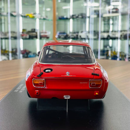AutoArt Alfa Romeo GT AM Hahne DRM 1971 #154 Red 1:18 Diecast Model Car - premium collector scale model