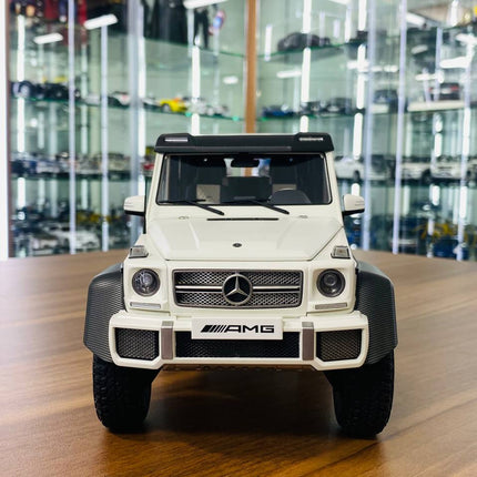 AutoArt Mercedes-Benz G 63 AMG 6x6 White 1:18 Diecast Model Car - studio product photo of the scale model