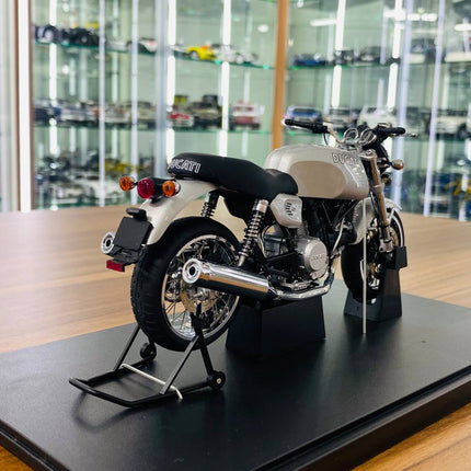 AutoArt Ducati GT 1000 Silver 1:18 Diecast Model Motorcycle - fine detailed model replica