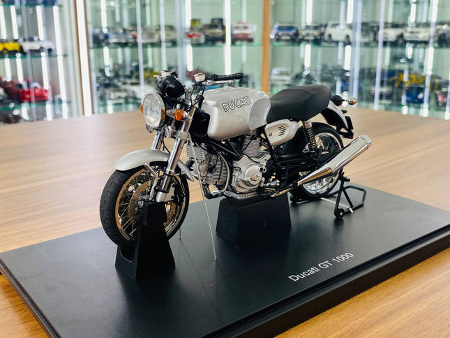 AutoArt Ducati GT 1000 Silver 1:18 Diecast Model Motorcycle - detailed collector display model