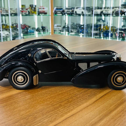 CMC Bugatti Typ 57 SC Atlantic Coupe 1936 1:18 Diecast Model Car Black Limited Edition - studio product photo of the scale mo