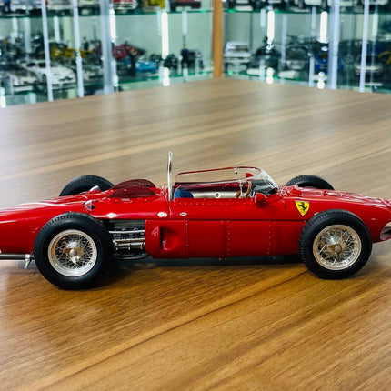 CMC Ferrari Dino 156 F1 1961 1:18 Diecast Model Red - fine detailed model replica