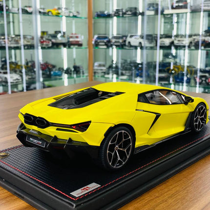MR Collection Lamborghini Revuelto 1/18 Resin Model Giallo Clarus - premium collector scale model