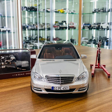 MotorHelix Mercedes-Benz S-Class S600L W221 1/18 Resin Model Iridium Silver - collectible scale model car