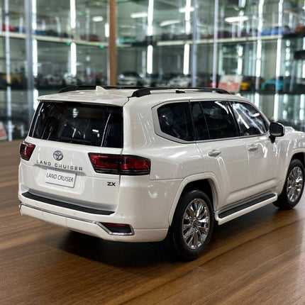 LCD Model Toyota Land Cruiser LC300 ZX White Full Opening 1:18 Diecast Model Car - fine detailed model replica