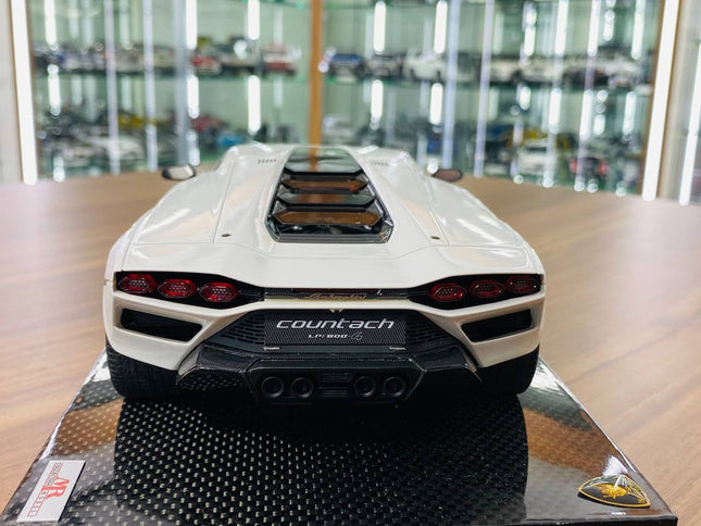 MR Collection 1/18 Lamborghini Countach LPi 800-4 Bianco Siderale Resin Model Limited Edition - studio product photo of the s