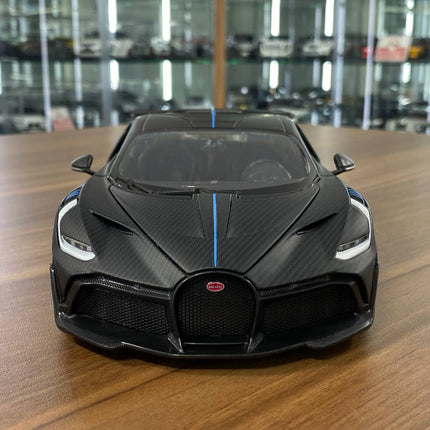 Bburago 1/18 Bugatti Divo Matt Carbon Fiber Diecast Model Car - studio product photo of the scale model