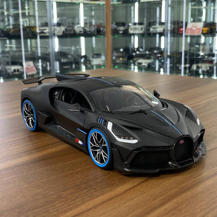 Bburago 1/18 Bugatti Divo Matt Carbon Fiber Diecast Model Car - detailed collector display model