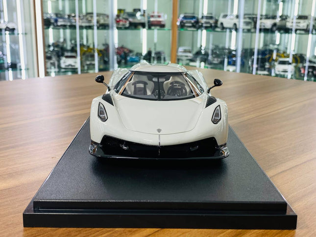GT Spirit Koenigsegg Jesko Absolut 1/18 Resin Model Grey Limited Edition - studio product photo of the scale model