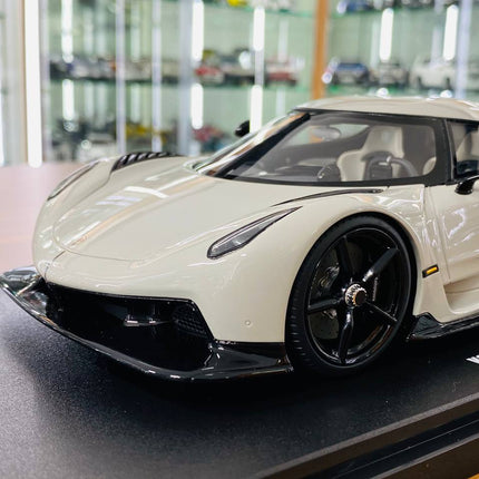 GT Spirit Koenigsegg Jesko Absolut 1/18 Resin Model Grey Limited Edition - detailed die-cast style model