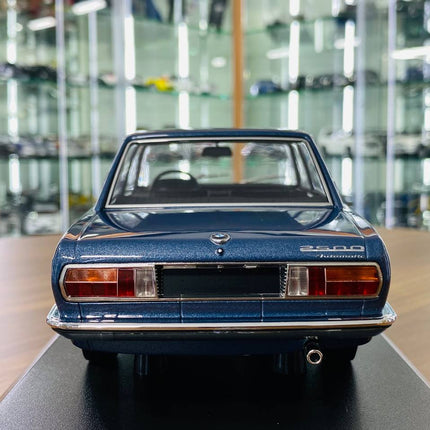 Minichamps BMW 2500 (1968) 1/18 Blue Metallic Diecast Model - premium collector scale model