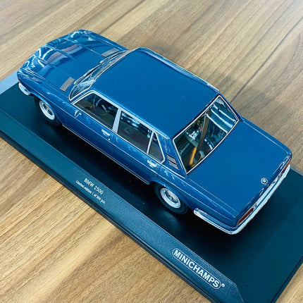 Minichamps BMW 2500 (1968) 1/18 Blue Metallic Diecast Model - scale model for display