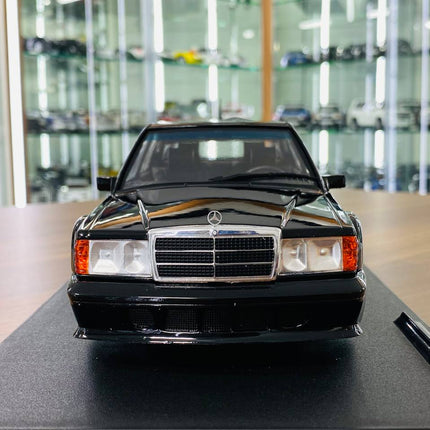 Solido Mercedes-Benz 190E EVO II 1:18 Diecast Model Car Black - studio product photo of the scale model