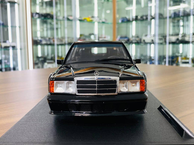 Solido Mercedes-Benz 190E EVO II 1:18 Diecast Model Car Black - studio product photo of the scale model