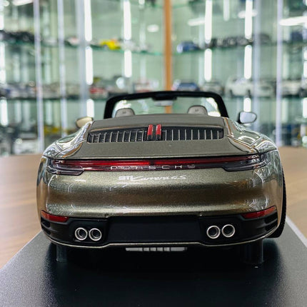 Minichamps Porsche 911 Carrera 4S Cabriolet 2019 1:18 Green Metallic Diecast Model Car - premium collector scale model
