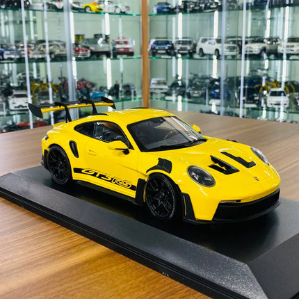 Minichamps 1/18 Porsche 911 (992) GT3 RS 2023 Diecast Model Yellow Black Wheels Limited 300 Pcs - detailed collector display 