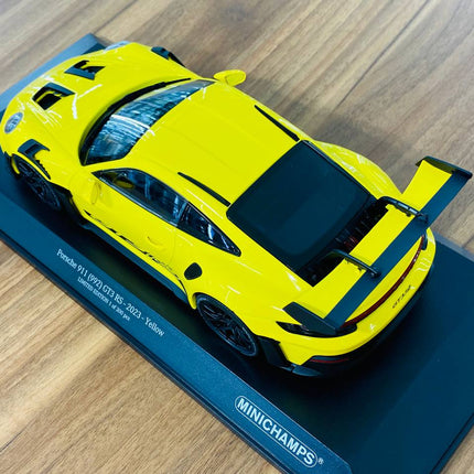 Minichamps 1/18 Porsche 911 (992) GT3 RS 2023 Diecast Model Yellow Black Wheels Limited 300 Pcs - premium collector scale mod