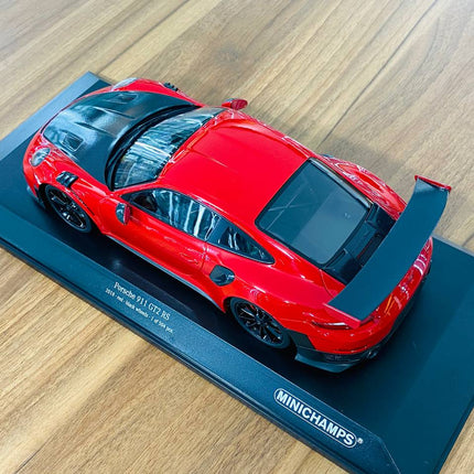 Minichamps 1/18 Porsche 911 (991.2) GT2 RS 2018 Red Diecast Model - scale model for display
