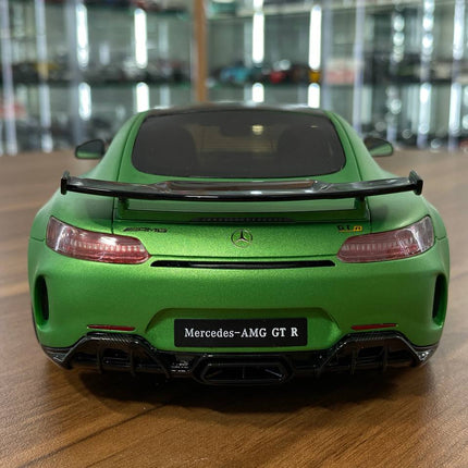 GT Spirit Mercedes Benz AMG GT R V8 Biturbo 2017 1:18 Green Limited 999 pcs - premium collector scale model