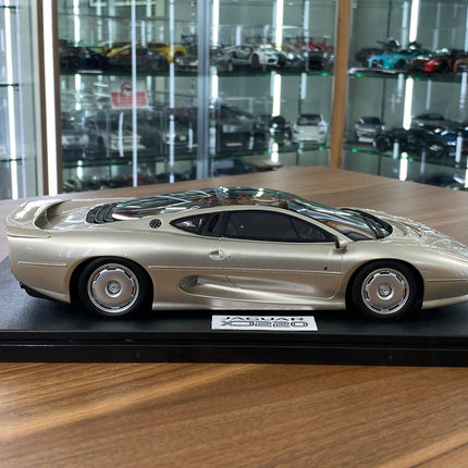 GT Spirit 1:18 Resin Jaguar XJ220 1992 Gold Limited Edition Model - collectible scale model car