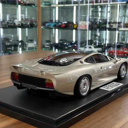 GT Spirit 1:18 Resin Jaguar XJ220 1992 Gold Limited Edition Model - fine detailed model replica