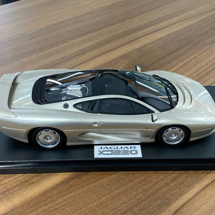 GT Spirit 1:18 Resin Jaguar XJ220 1992 Gold Limited Edition Model - detailed die-cast style model