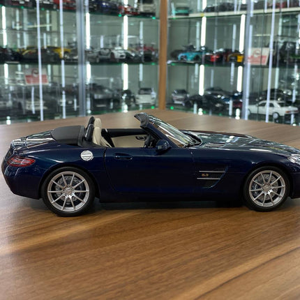 1/18 Diecast Minichamps Mercedes-Benz SLS AMG Roadster (2011) – Blue ( Full Opening) - premium collector scale model