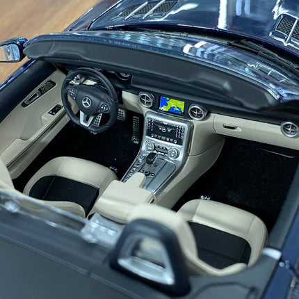 1/18 Diecast Minichamps Mercedes-Benz SLS AMG Roadster (2011) – Blue ( Full Opening) - showroom-quality model replica