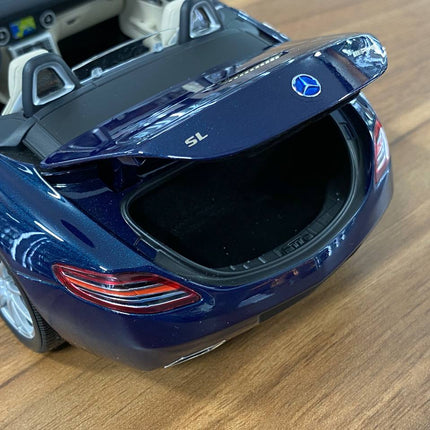 1/18 Diecast Minichamps Mercedes-Benz SLS AMG Roadster (2011) – Blue ( Full Opening) - scale model for display