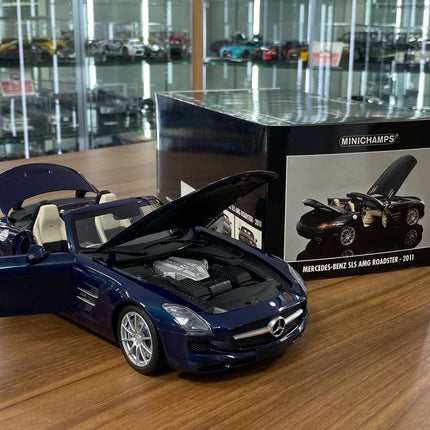 1/18 Diecast Minichamps Mercedes-Benz SLS AMG Roadster (2011) – Blue ( Full Opening) - detailed die-cast style model