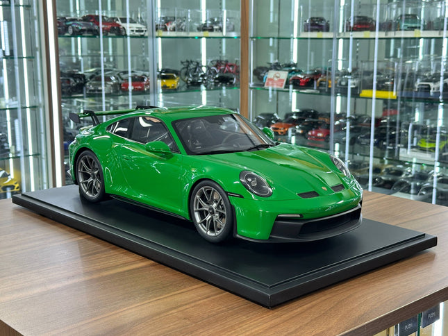 GT Spirit Porsche 911 GT3 1:8 Resin Model Green Limited 300 Pcs - detailed collector display model