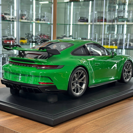GT Spirit Porsche 911 GT3 1:8 Resin Model Green Limited 300 Pcs - premium collector scale model