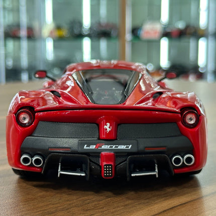 Bburago Ferrari La Ferrari 1/18 Diecast Model Car Red - collector edition scale model