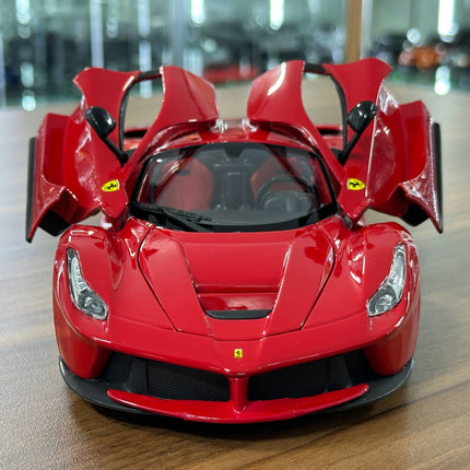 Bburago Ferrari La Ferrari 1/18 Diecast Model Car Red - collectible scale model car
