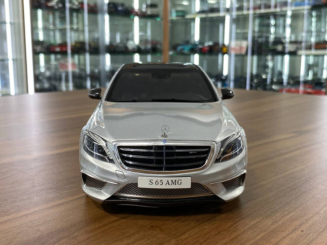 GT Spirit 1/18 Resin Mercedes Benz S 65 AMG W222 2016 Silver - studio product photo of the scale model