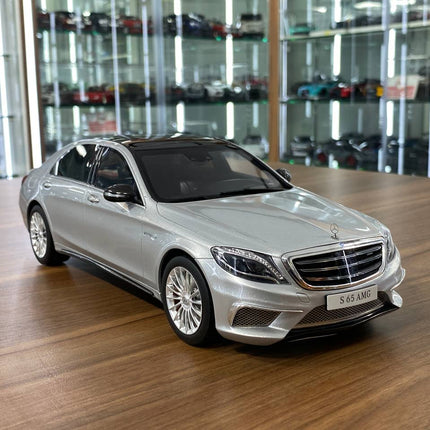 GT Spirit 1/18 Resin Mercedes Benz S 65 AMG W222 2016 Silver - detailed collector display model