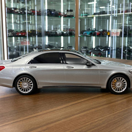GT Spirit 1/18 Resin Mercedes Benz S 65 AMG W222 2016 Silver - collectible scale model car