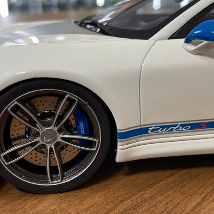 GT Spirit Porsche 911 Turbo S Modified by TechArt 1:18 Resin Model White Blue Limited 1250 - detailed die-cast style model