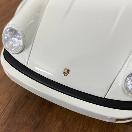 GT Spirit Porsche 911 SC RS 1984 1/18 Resin Model White - premium collector scale model