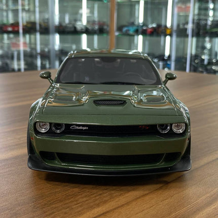 GT Spirit 1:18 Dodge Challenger R/T Scat Pack Widebody 2019 Green Limited 999 - studio product photo of the scale model
