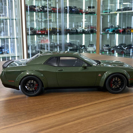 GT Spirit 1:18 Dodge Challenger R/T Scat Pack Widebody 2019 Green Limited 999 - collectible scale model car
