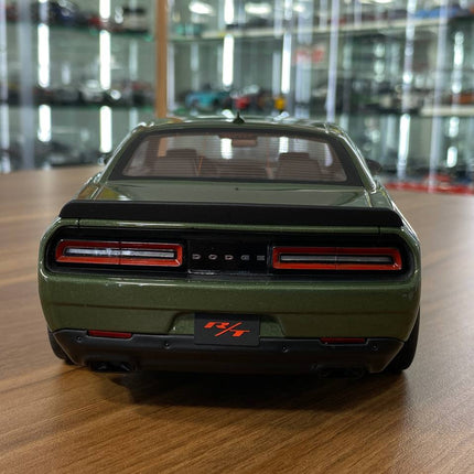 GT Spirit 1:18 Dodge Challenger R/T Scat Pack Widebody 2019 Green Limited 999 - premium collector scale model