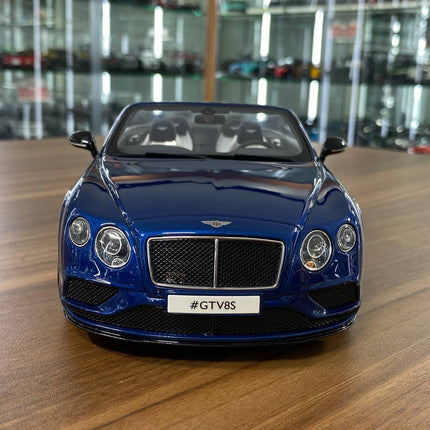 GT Spirit Bentley Continental GT V8 S 2015 1:18 Blue Resin Limited Model Car - studio product photo of the scale model