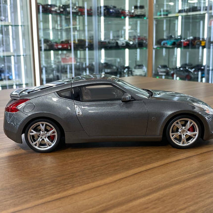GT Spirit 1:18 Nissan 370Z Coupe 2009 Grey Resin Model Car - collectible scale model car
