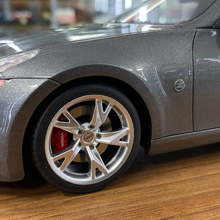 GT Spirit 1:18 Nissan 370Z Coupe 2009 Grey Resin Model Car - collector edition scale model