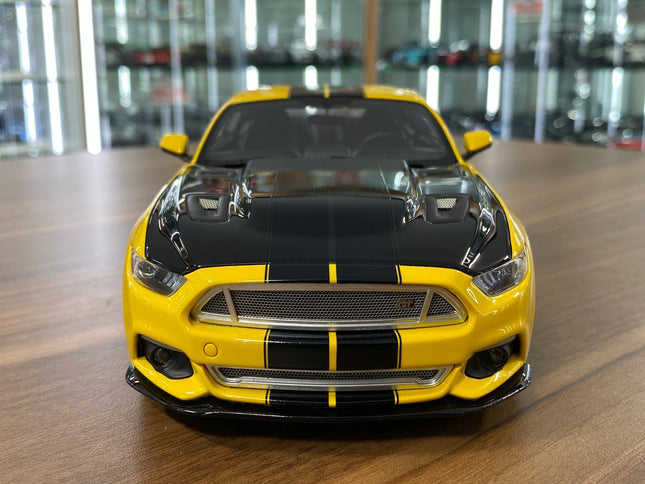 1/18 Resin GT Spirit FORD Mustang Shelby GT 2015 Yellow / Black stripes Limited 1050 pcs - studio product photo of the scale 