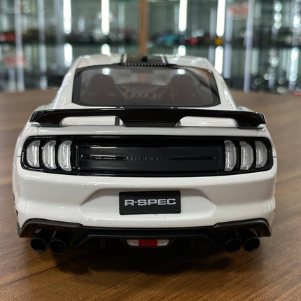 1/18 Resin GT Spirit Ford Mustang R-Spec 2021 White/Black Stripes Limited 111 - premium collector scale model