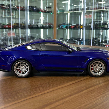 GT Spirit Ford Mustang Shelby GT350 Widebody 2017 1:18 Resin Model Blue/Black Stripes - collectible scale model car