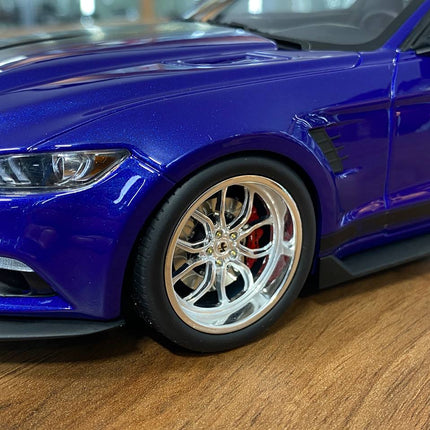 GT Spirit Ford Mustang Shelby GT350 Widebody 2017 1:18 Resin Model Blue/Black Stripes - scale model for display
