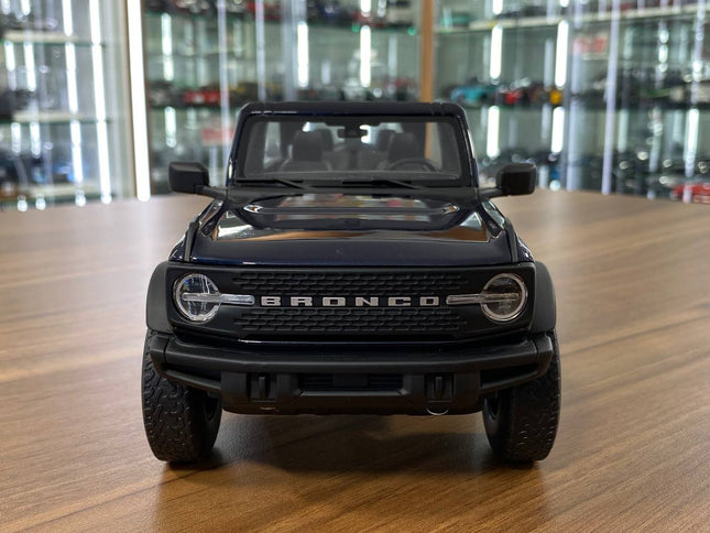 GT Spirit Ford Bronco Badlands Edition 2022 1:18 Dark Blue Resin Model Car - studio product photo of the scale model